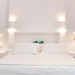 Anne Parikia (Paros)