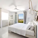 Anne * Parikia (Paros)
